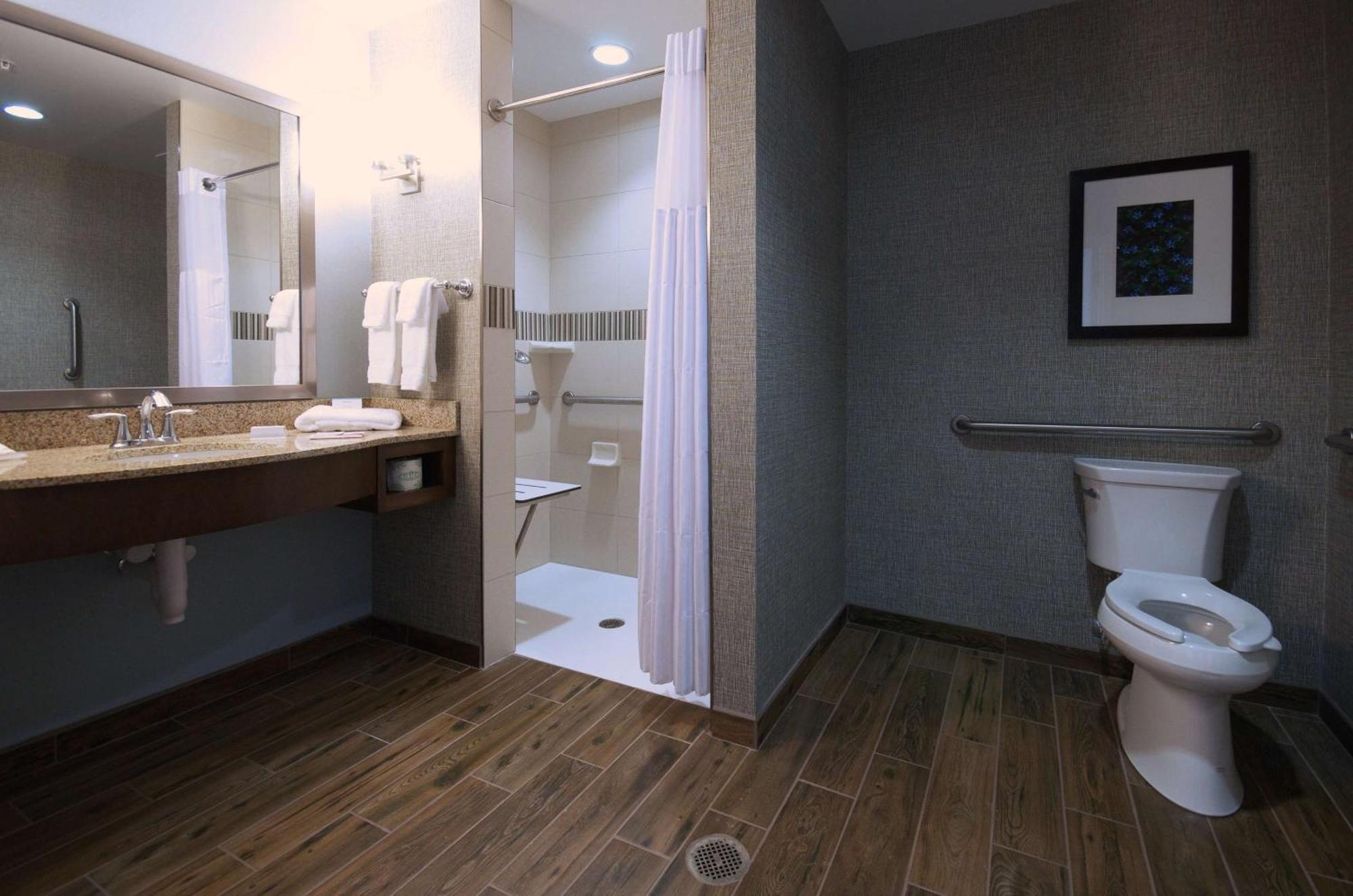 Hilton Garden Inn Хикъри Екстериор снимка