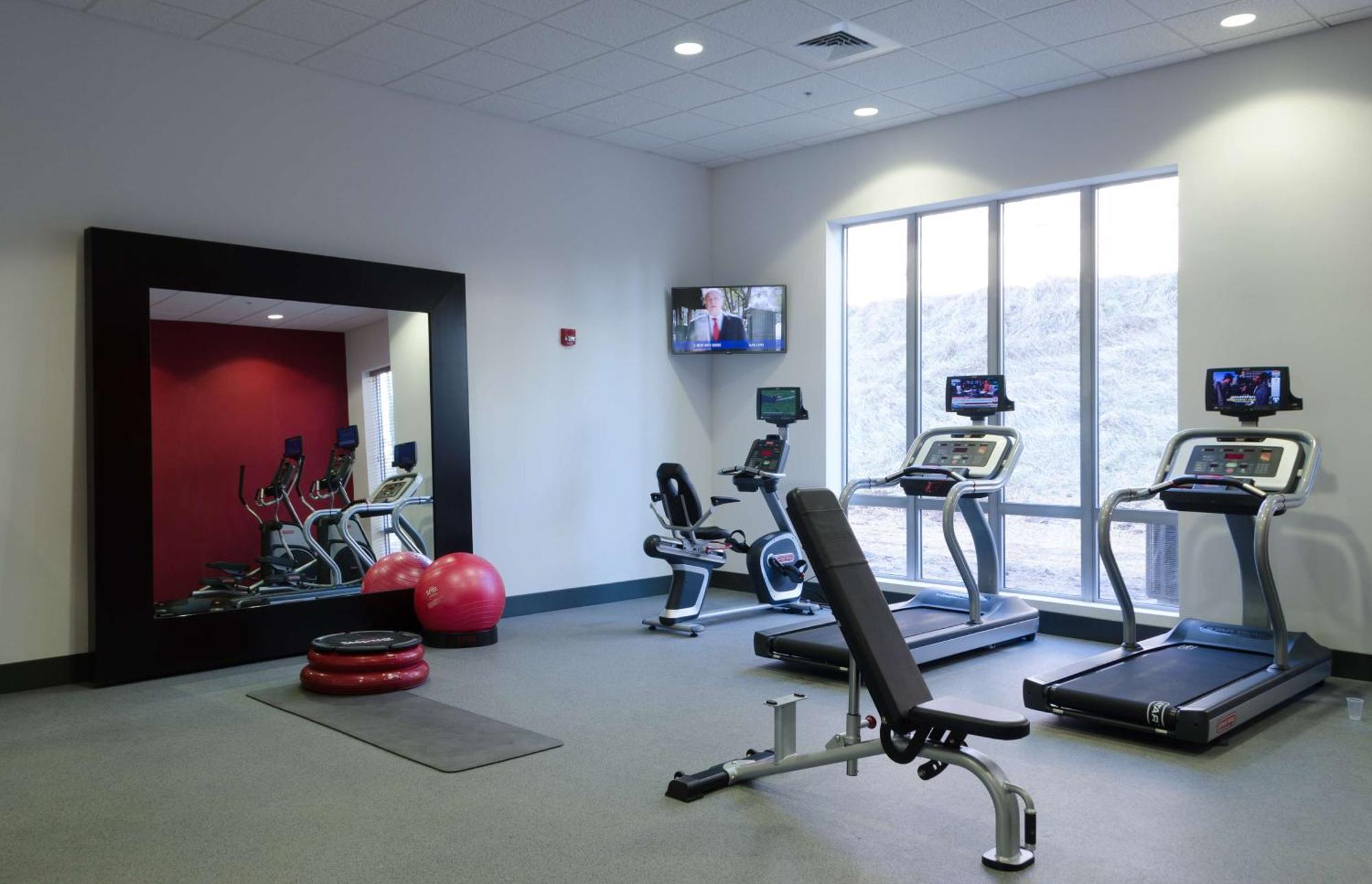 Hilton Garden Inn Хикъри Екстериор снимка