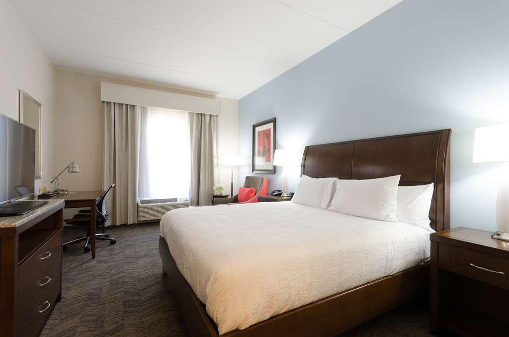 Hilton Garden Inn Хикъри Стая снимка