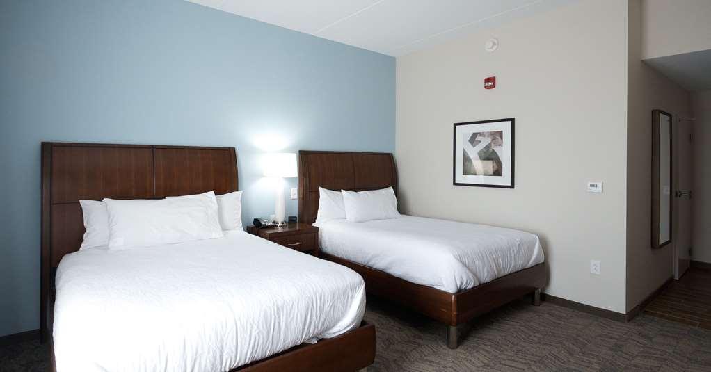 Hilton Garden Inn Хикъри Стая снимка